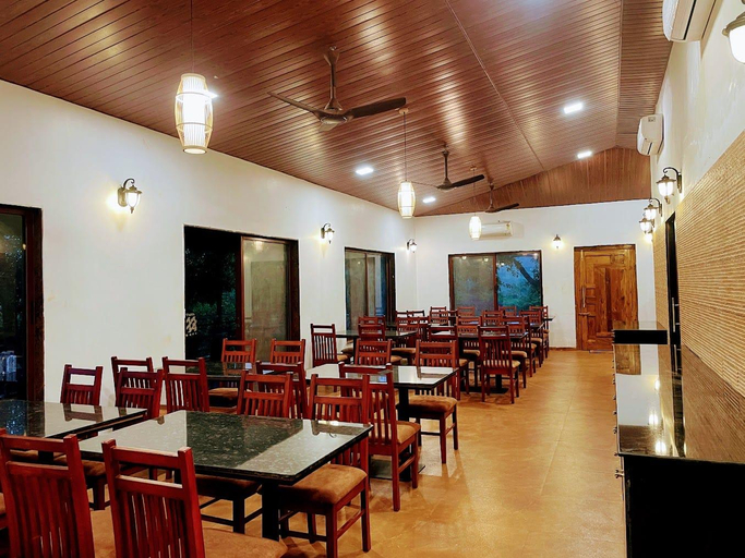 Food & Drinks 3, Waves and Vibes Resort, Pune