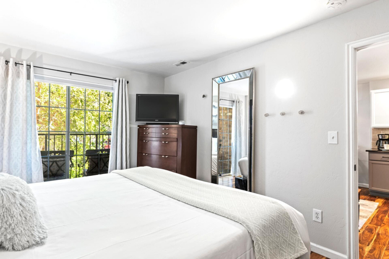 Bedroom 3, Copperbottom Inn by KBM, Summit