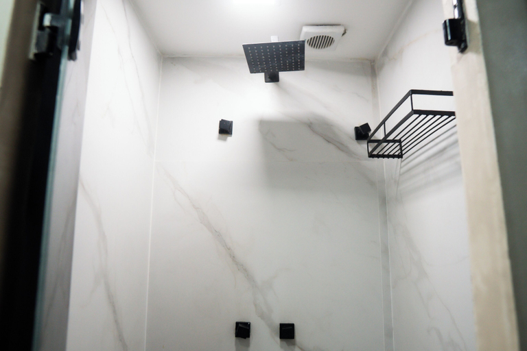Bathroom 3, Ipanema Beach Hostel, Rio de Janeiro