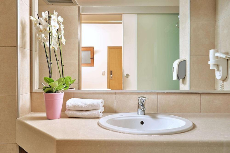Bathroom 5, Princess Sun, South Aegean