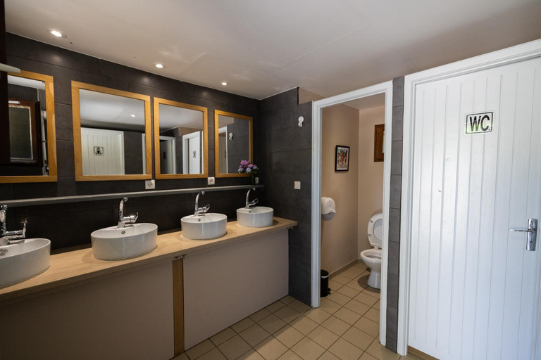 Bathroom, TENTE Lodge FERME CARRIQUE, Pyrénées-Atlantiques