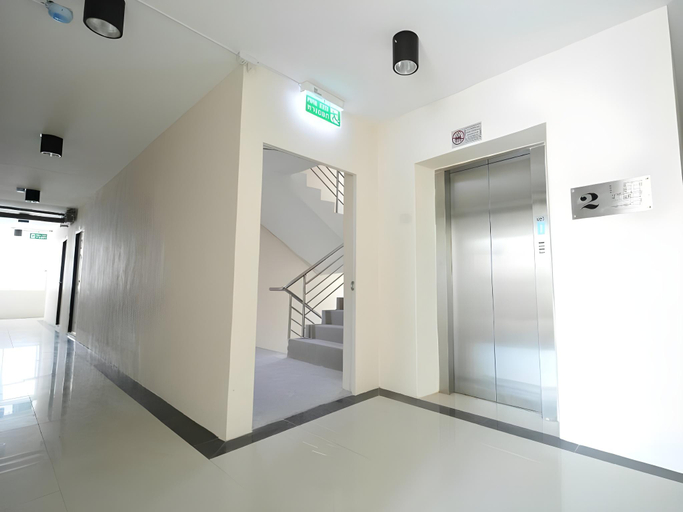 Others 3, 42 Place Service Apartment, Prawet