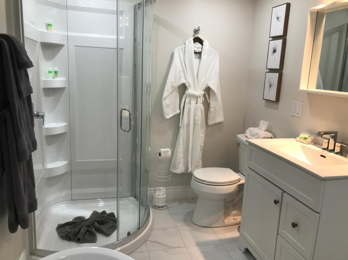 Bathroom 3, Tattingstone Inn, Kings