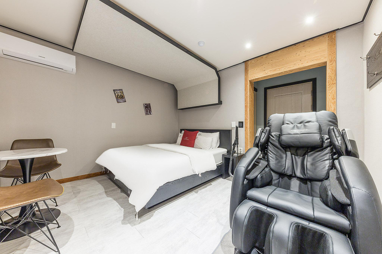 Bedroom 2, Cheonan A1, Cheonan