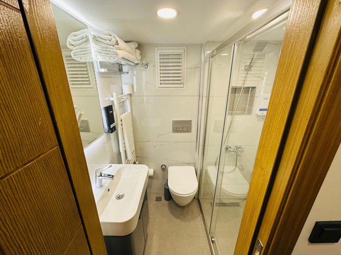 Bathroom 5, YAKIN PANSİYON, Amasra