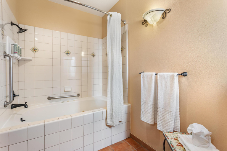 Bathroom 4, Best Western Rose Garden Inn, Santa Cruz