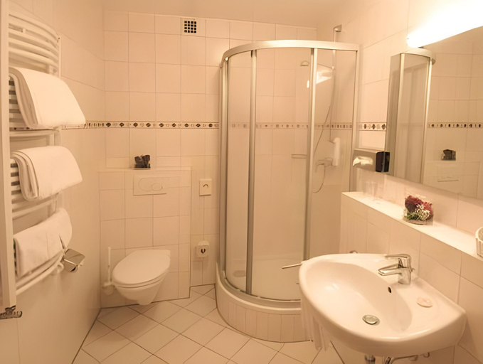 Bathroom 4, Schloss Hotel Herborn, Lahn-Dill-Kreis