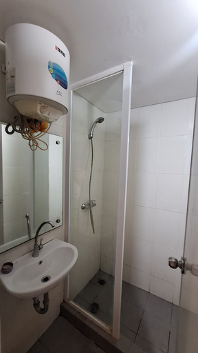 Bathroom 5, Mykeyroom 19 Avenue Apartemen, Tangerang