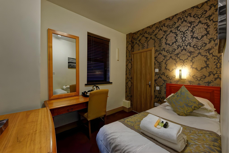 Bedroom 5, The Grainger Hotel, Newcastle upon Tyne