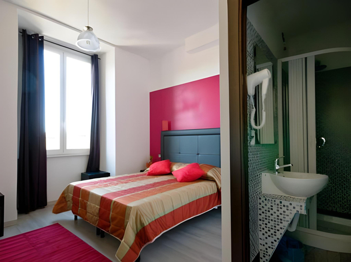 Bedroom 3, Cynthiana Beach Hotel