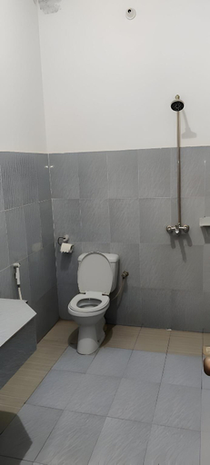 Bathroom 4, Hotel Shelton Palace, Multan