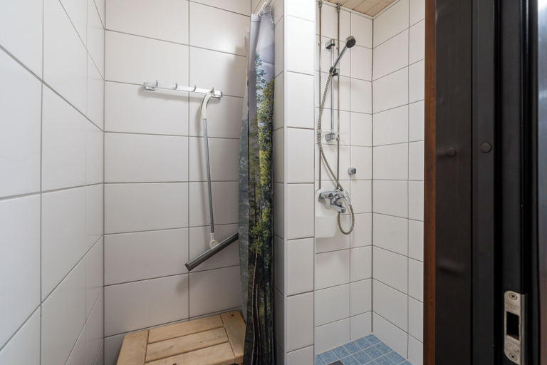 Bathroom 5, Hiisi Hostel Vihti - Private Rooms, Uusimaa