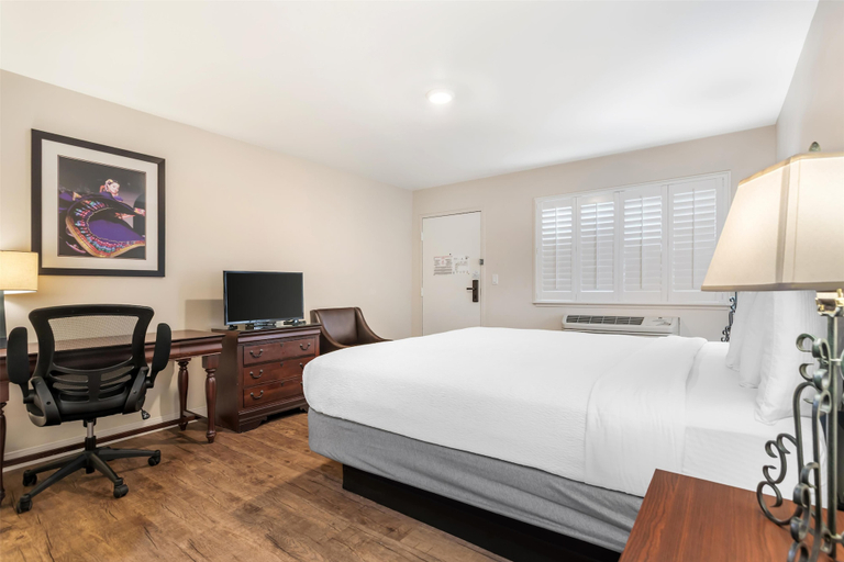 Bedroom 3, Best Western Rose Garden Inn, Santa Cruz