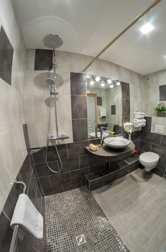 Bathroom 4, Avantici Citotel Gap, Hautes-Alpes