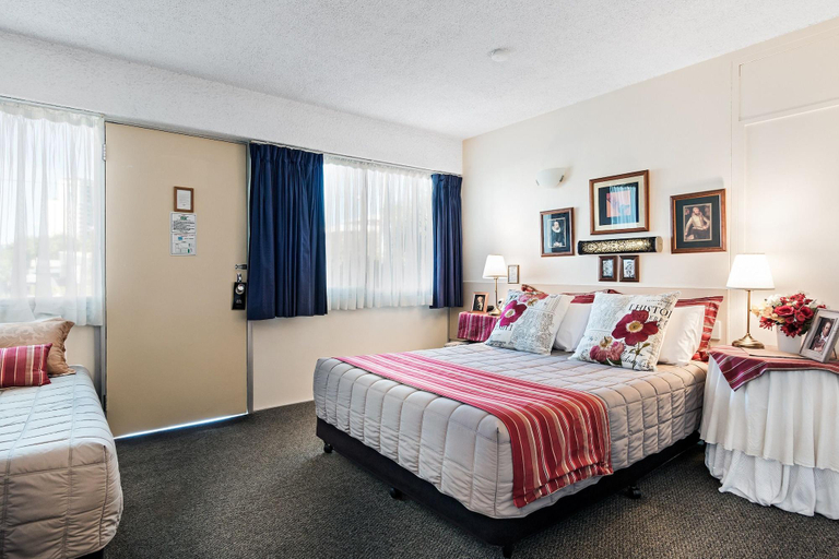 Bedroom 1, Airport Riverview Motel, Hamilton