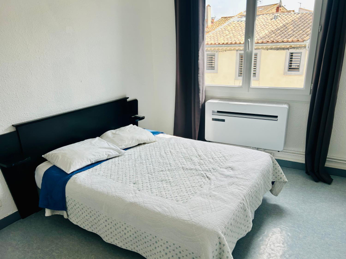 Bedroom 4, Hotel L'Acropole, Hérault