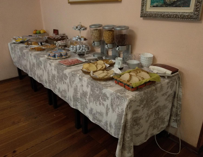Food & Drinks 5, Hotel Lucciola, Imperia