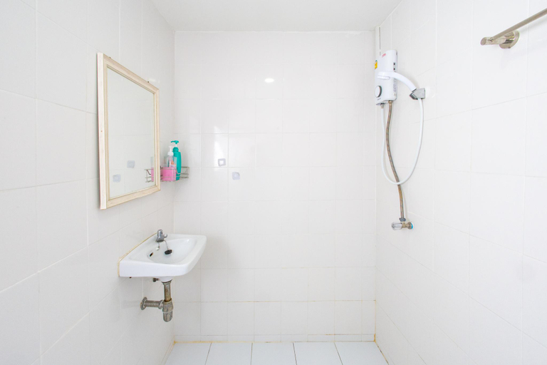 Bathroom 3, Tom Guest house, Sathorn