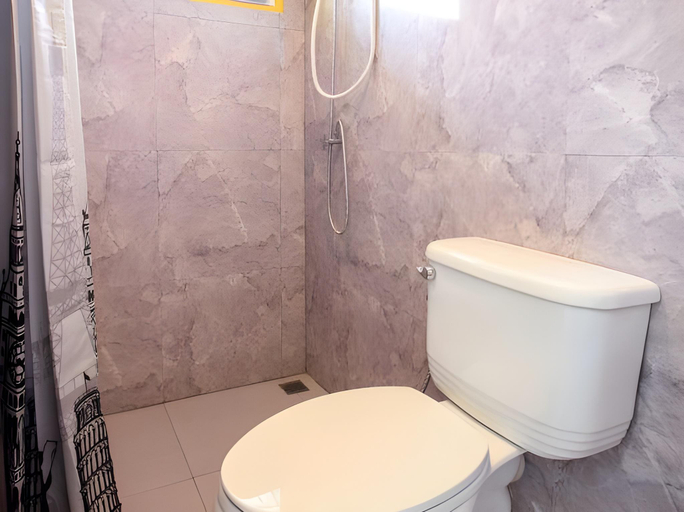 Bathroom, 5 Chang Palace Hotel, Bang Khen