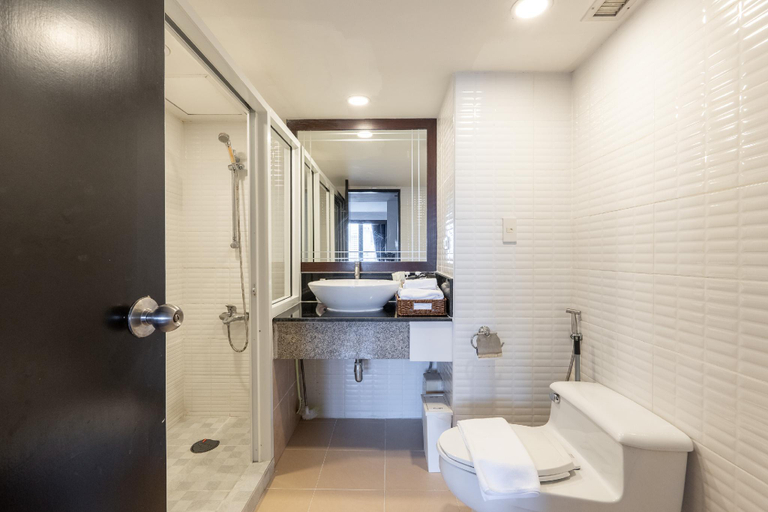 Bathroom 4, Artichoke Suite Sukhumvit, Nana BTS, Khlong Toey