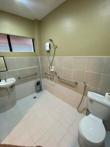 Bathroom 3, La Patria Baybay Tourist Inn powered by Cocotel, Baybay City