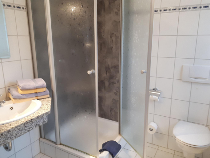 Bathroom 4, Hotel garni Hopfengold, Pfaffenhofen an der Ilm