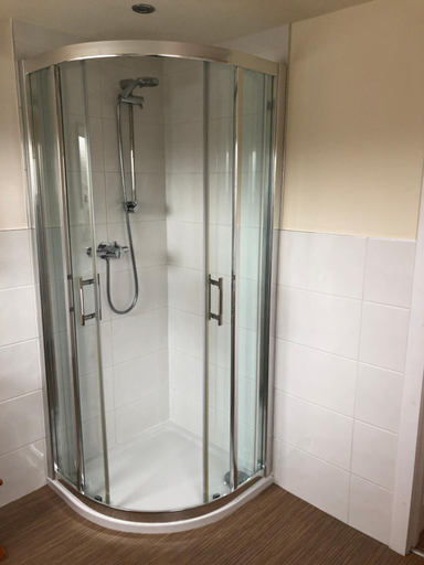 Bathroom 3, The Aberdeen Arms Hotel, Aberdeenshire