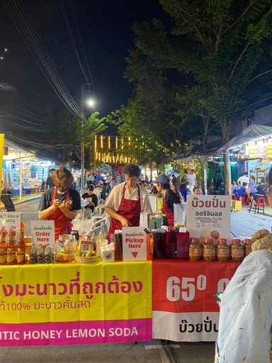 Food & Drinks 5, Matini Hostel Grandstation, Phaya Thai