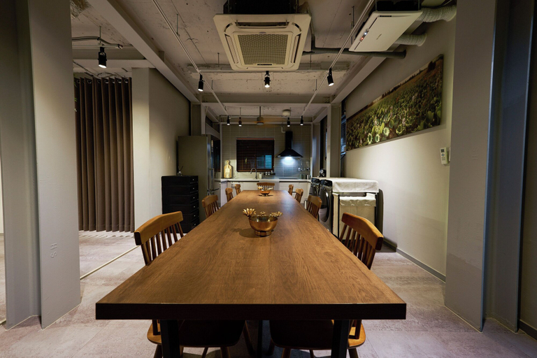 In-room dining 3, L9 Tailor Serviced Home near Hongik Univ, Mapo