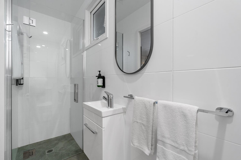 Bathroom 4, Tasman Holiday Parks - Christchurch, Christchurch