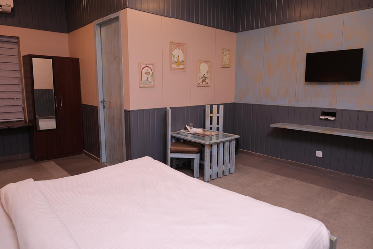 Bedroom, Raja Ka Bagh, Kangra