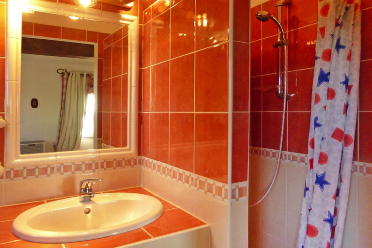 Bathroom 3, Cottage in Bellegarde near Camargue Reserve, Gard