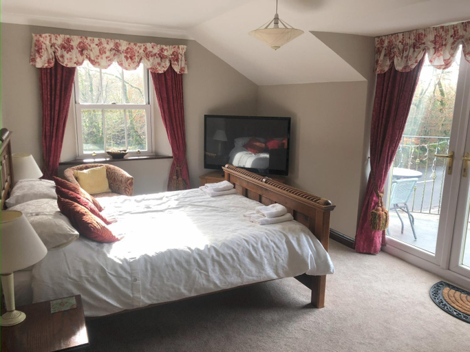 Bedroom, The Bickford Arms Inn, Devon
