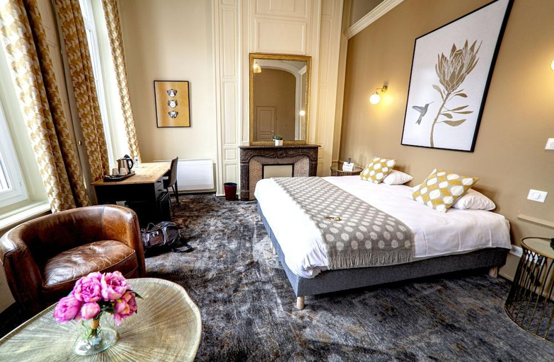 Bedroom 3, Logis Hotel & Restaurant - Les Hauts de Montreuil, Pas-de-Calais