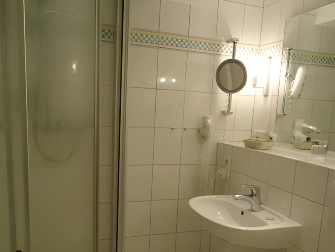 Bathroom 3, Schloss Hotel Herborn, Lahn-Dill-Kreis