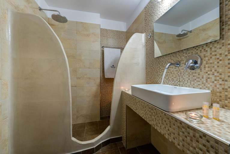 Bathroom 3, Williams Houses, South Aegean