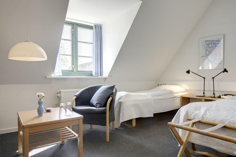 Bedroom 2, Hotel Siemsens Gaard, Bornholm