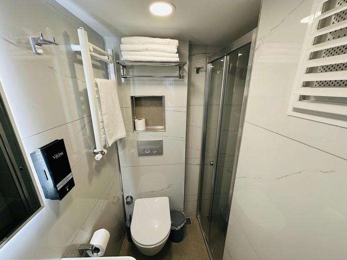 Bathroom 3, YAKIN PANSİYON, Amasra
