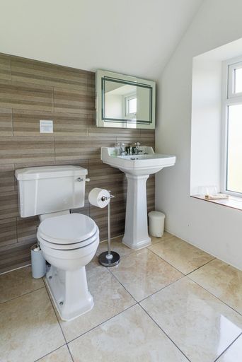 Bathroom 4, Highcliffe Hotel, Ceredigion