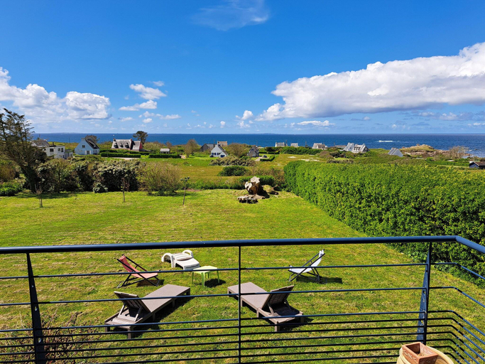 Others 2, Holiday Home in Brittany with Sea View, Finistère