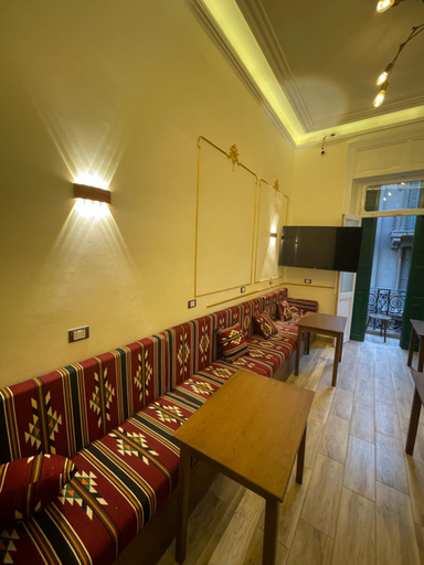 Food & Drinks, Hola Cairo Boutique, Qasr an-Nil