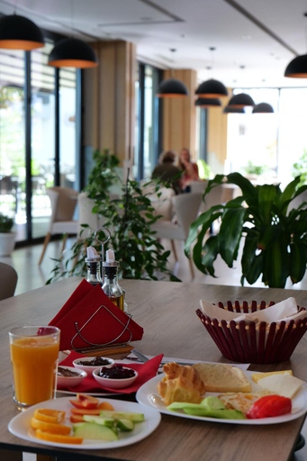 3, Hotel Triumf Shengjin, Lezhës