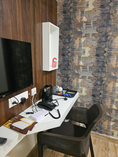 2, Clinton's Praetorium Inn, Thiruvallur