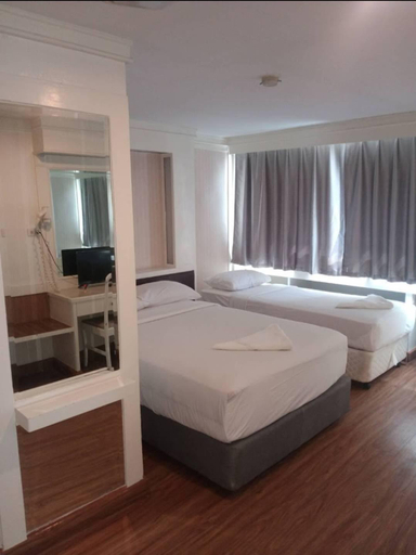 Bedroom 3, Royal Garden Home Hotel, Wattana
