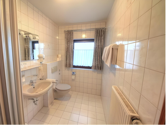 Bathroom 3, Hotel Kuchalber Hof, Göppingen