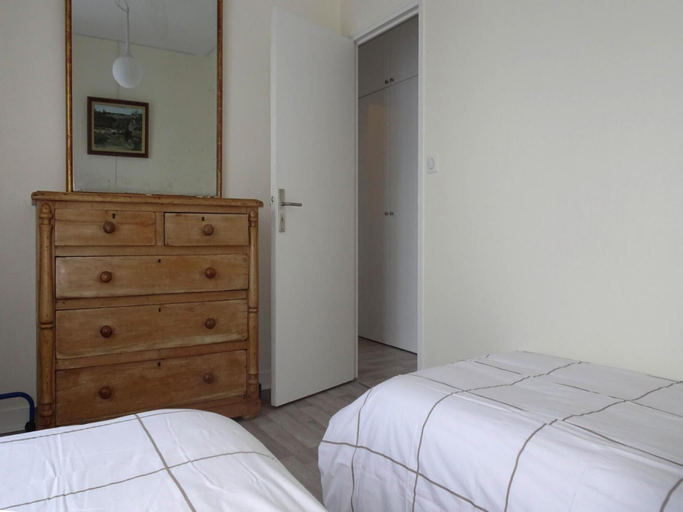 Bedroom 2, Apartment in Fouesnant by Sandy Cove, Finistère