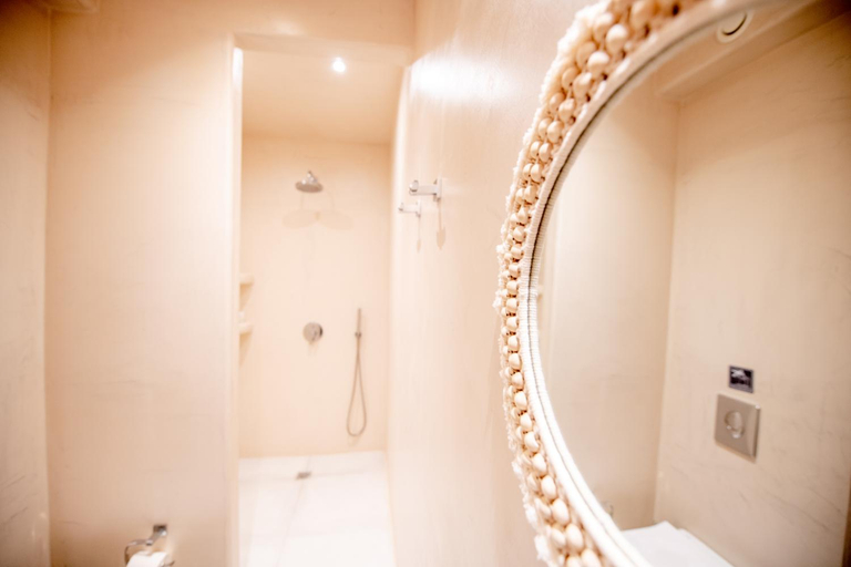 Bathroom 1, Oyster Luxury Suites, South Aegean