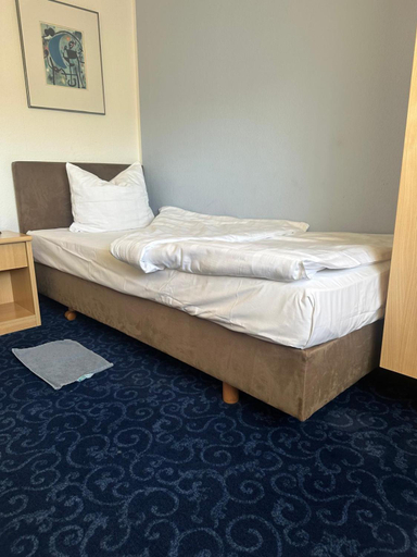 Bedroom 4, Hotel Alt Nürnberg, Mannheim