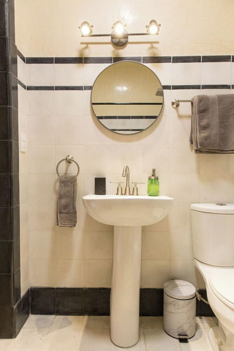 Bathroom 3, Maison du comte, Mexico City