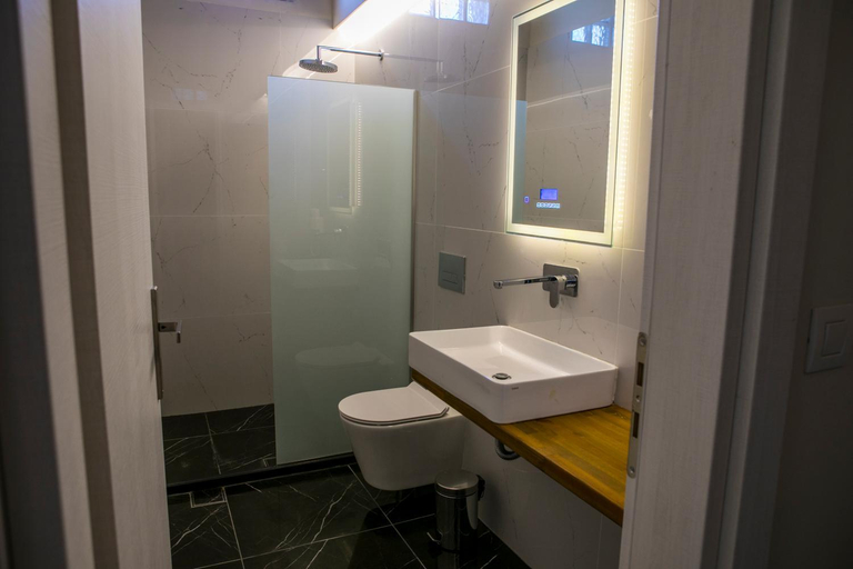 Bathroom 3, HOTEL ALEXANDER, West Greece
